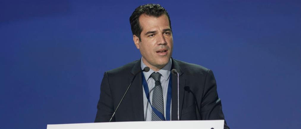 Νομοσχέδιο για τη νόμιμη μετανάστευση: Τι αλλάζει σε άδειες, απασχόληση, ΜΚΟ